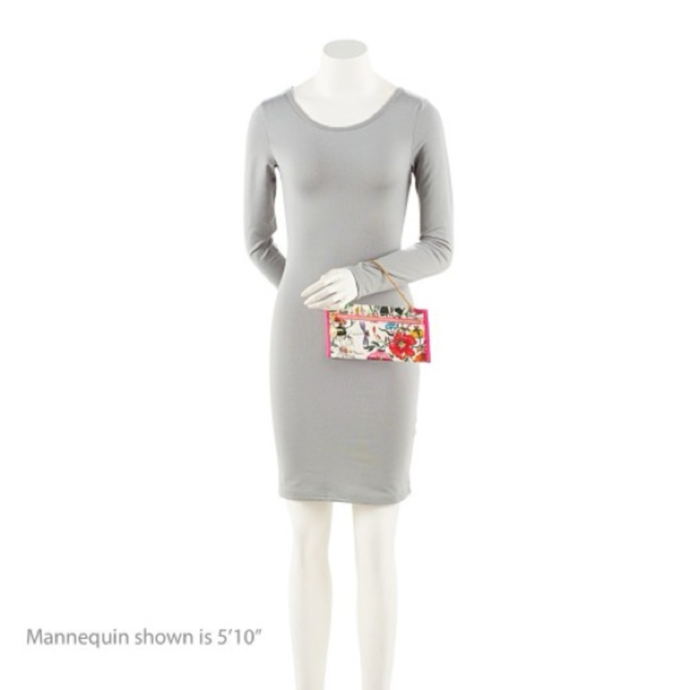 Gucci Flora Clutch with Gold Chain and Zipper with Gucci Charm Zipper Pull - Picture 6 of 6
